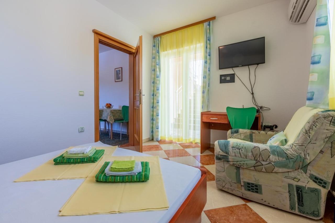Apartmani Jaric 노비비노돌스키 외부 사진