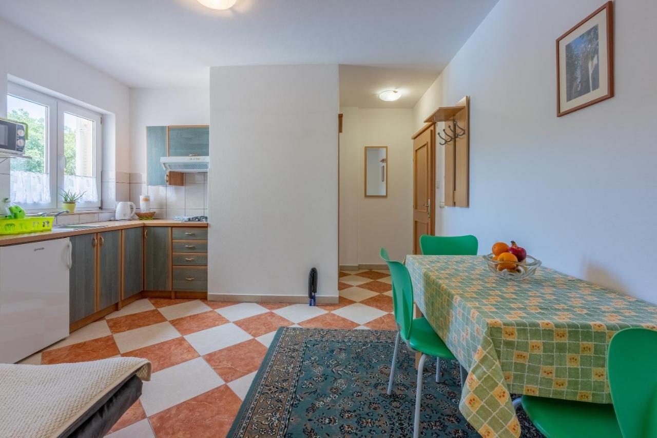 Apartmani Jaric 노비비노돌스키 외부 사진